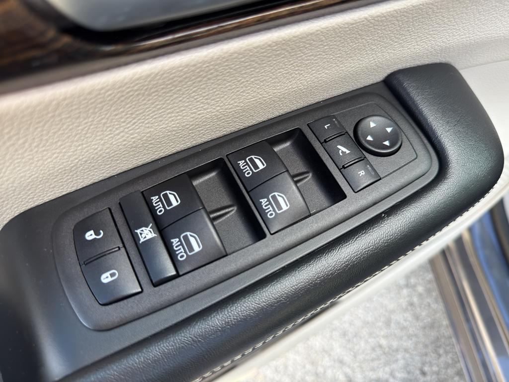 used 2023 Chrysler Pacifica car, priced at $30,295