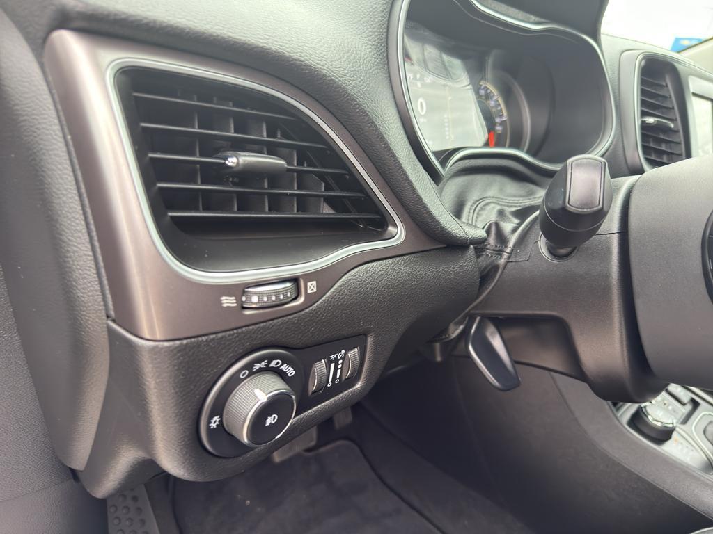used 2021 Jeep Cherokee car, priced at $21,595