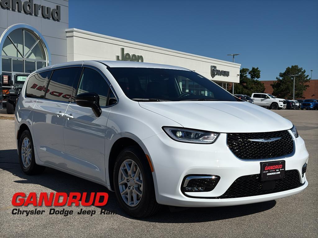 new 2026 Chrysler Pacifica car