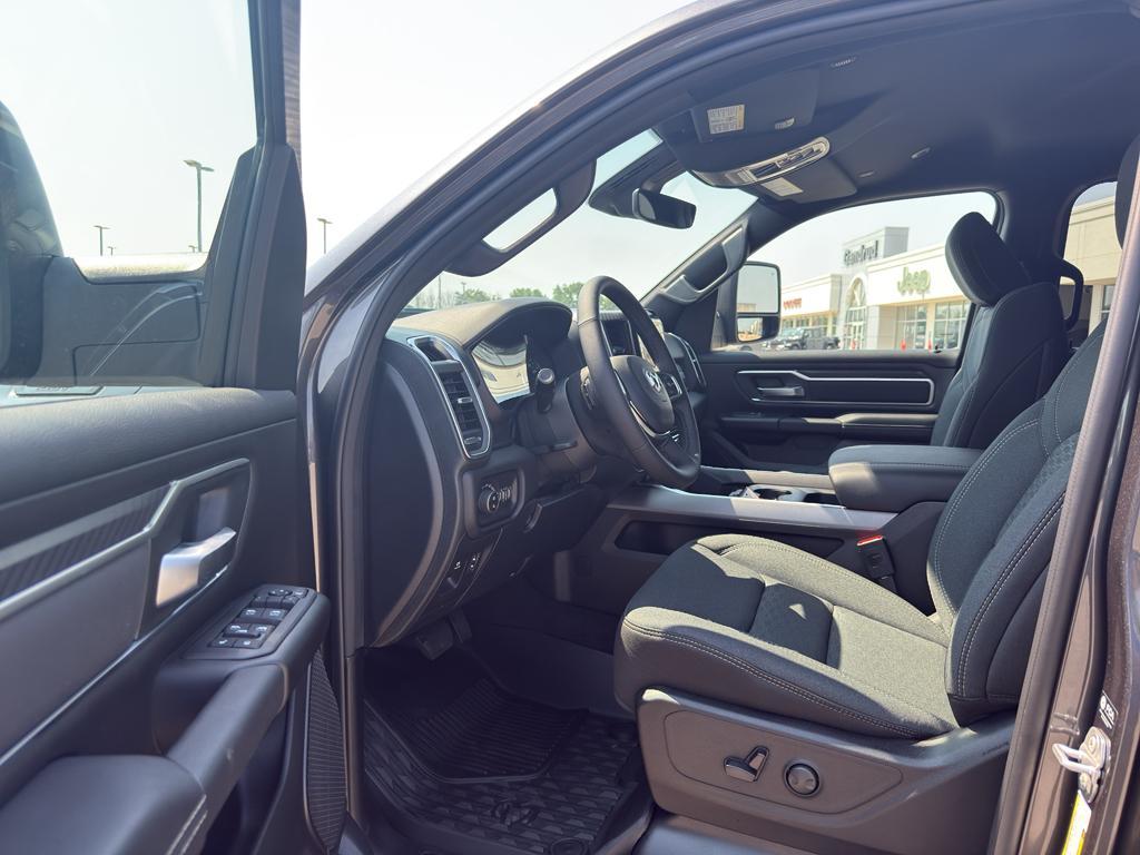 new 2025 Ram 1500 car, priced at $62,562