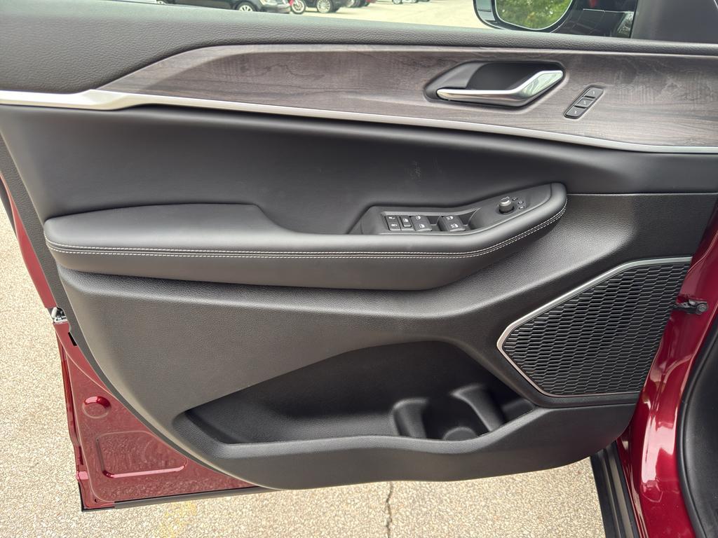 new 2025 Jeep Grand Cherokee L car, priced at $58,259