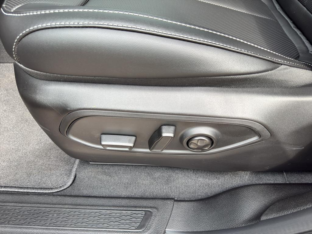 new 2025 Jeep Grand Cherokee L car, priced at $56,181