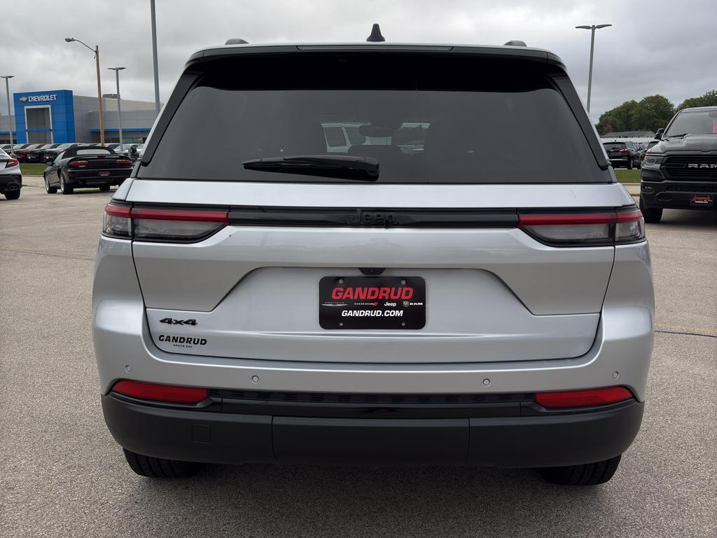 used 2024 Jeep Grand Cherokee car, priced at $31,995