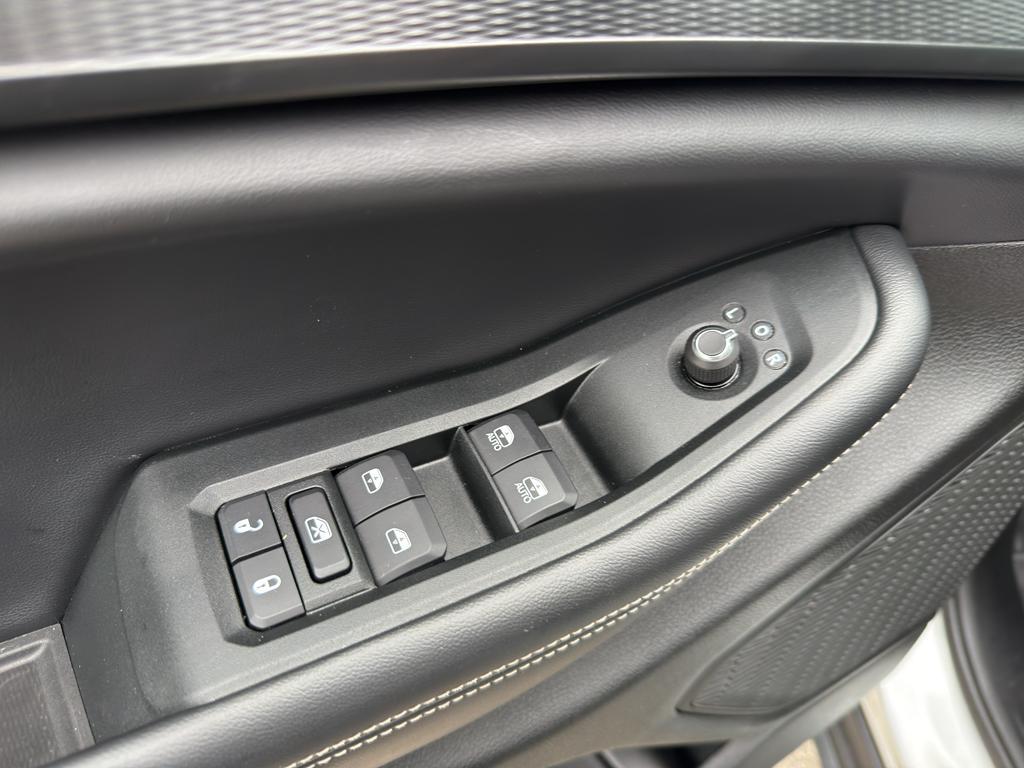 used 2024 Jeep Grand Cherokee car, priced at $31,995