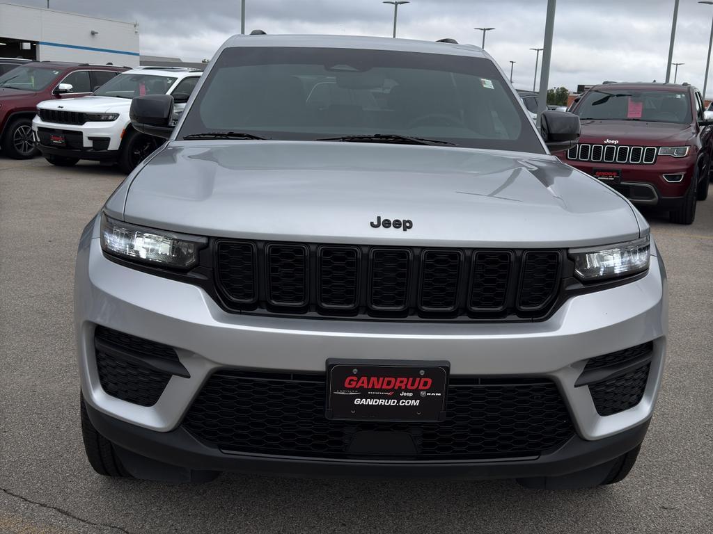 used 2024 Jeep Grand Cherokee car, priced at $31,995