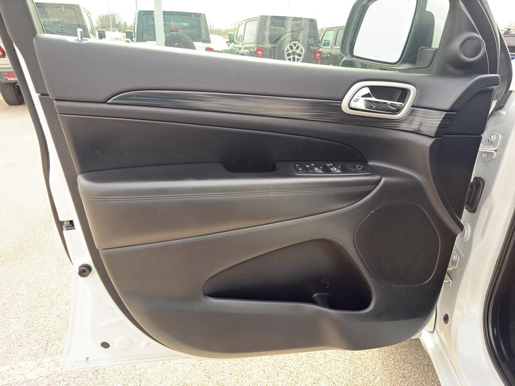 used 2021 Jeep Grand Cherokee car, priced at $28,595