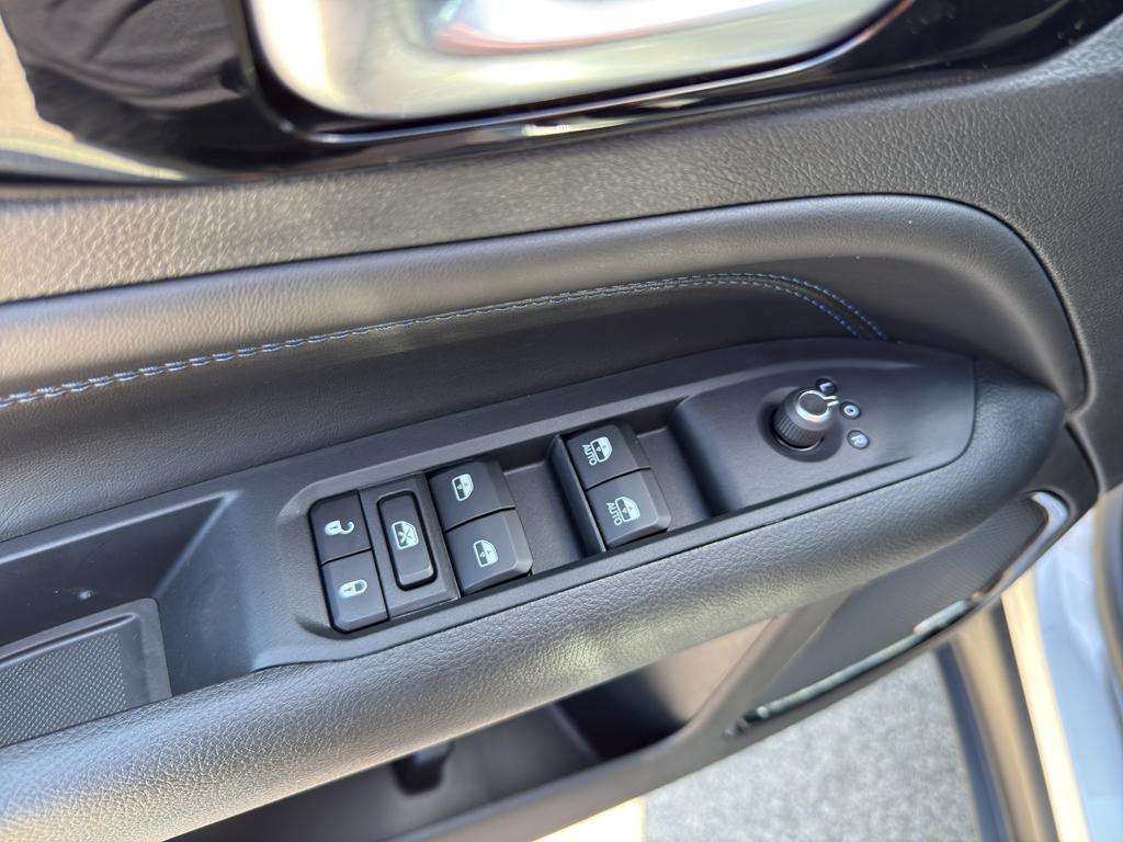 new 2025 Jeep Compass car, priced at $39,051