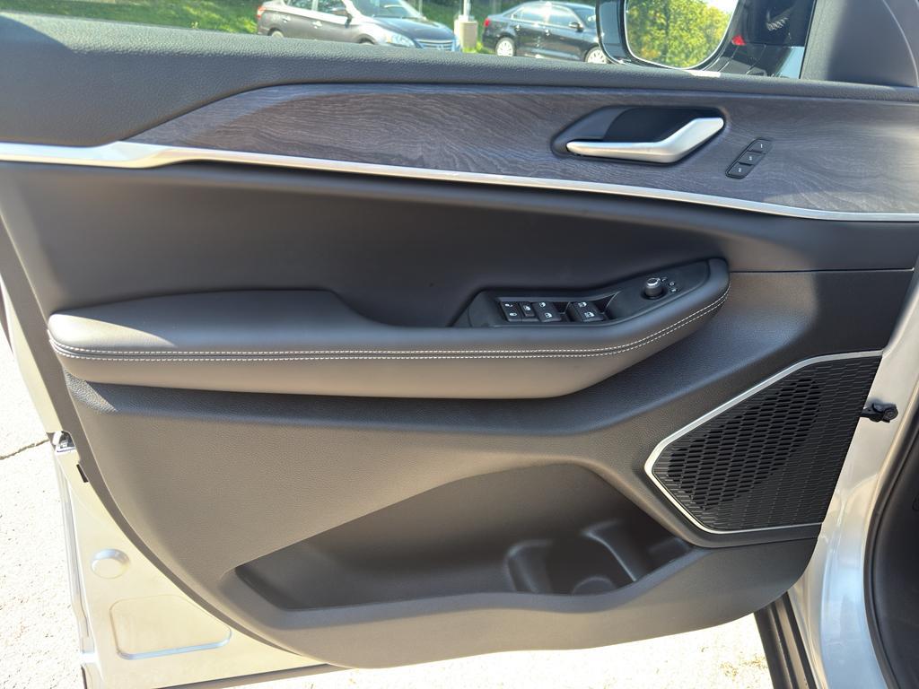 new 2025 Jeep Grand Cherokee L car, priced at $57,259