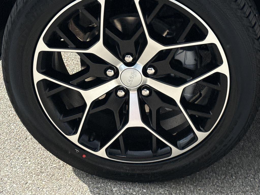 new 2025 Jeep Grand Cherokee car, priced at $66,638