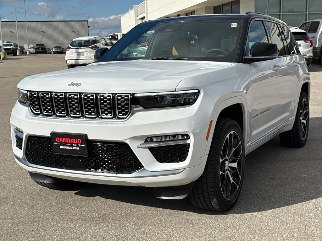 new 2025 Jeep Grand Cherokee car, priced at $66,638