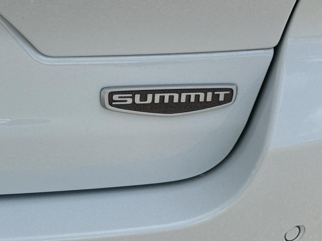 new 2025 Jeep Grand Cherokee car, priced at $66,638