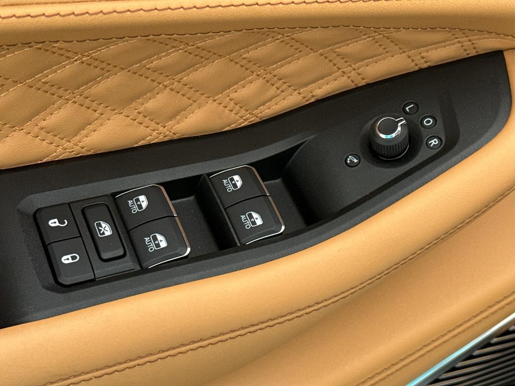 new 2025 Jeep Grand Cherokee car, priced at $66,638