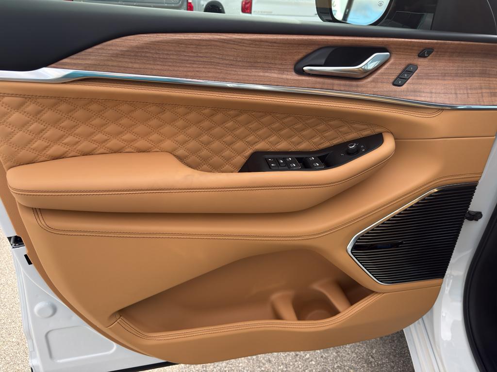 new 2025 Jeep Grand Cherokee car, priced at $66,638