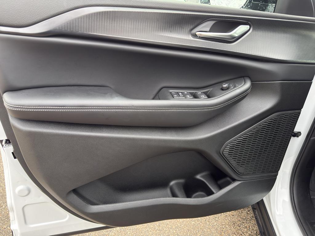 new 2025 Jeep Grand Cherokee L car, priced at $44,902