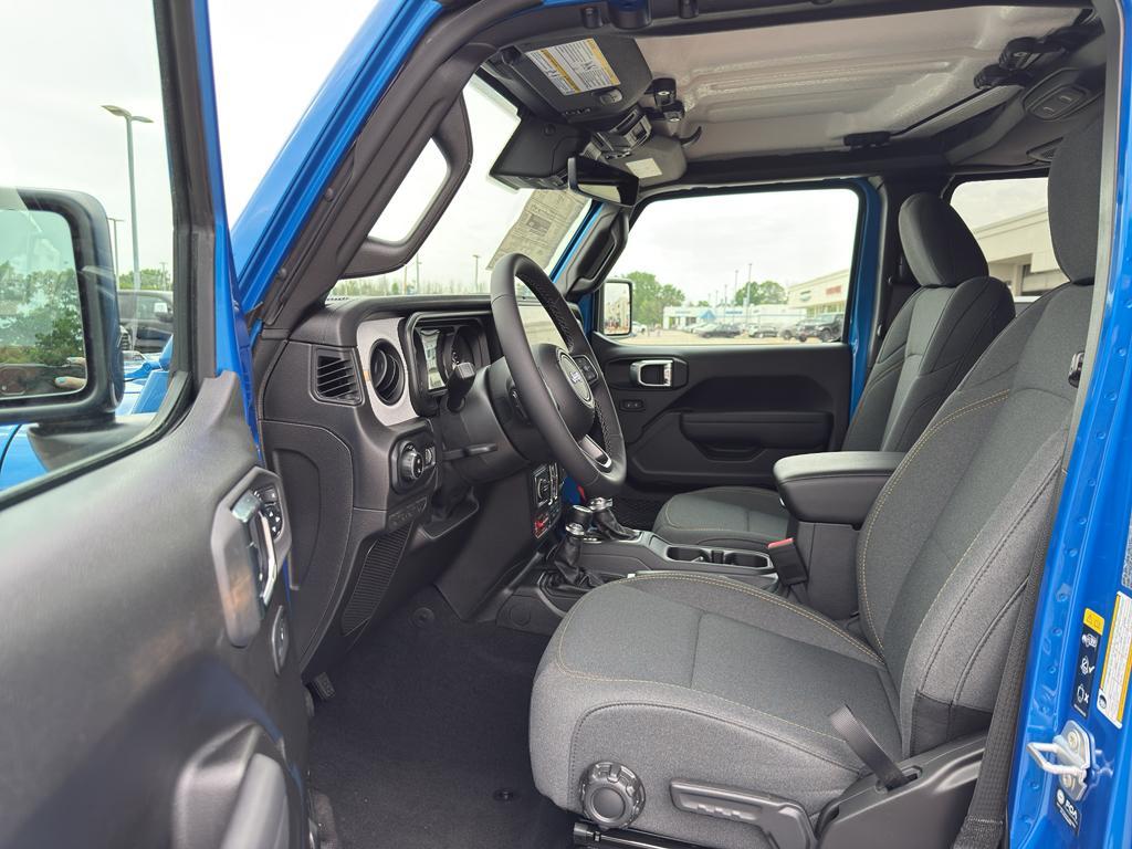 new 2025 Jeep Gladiator car, priced at $54,062