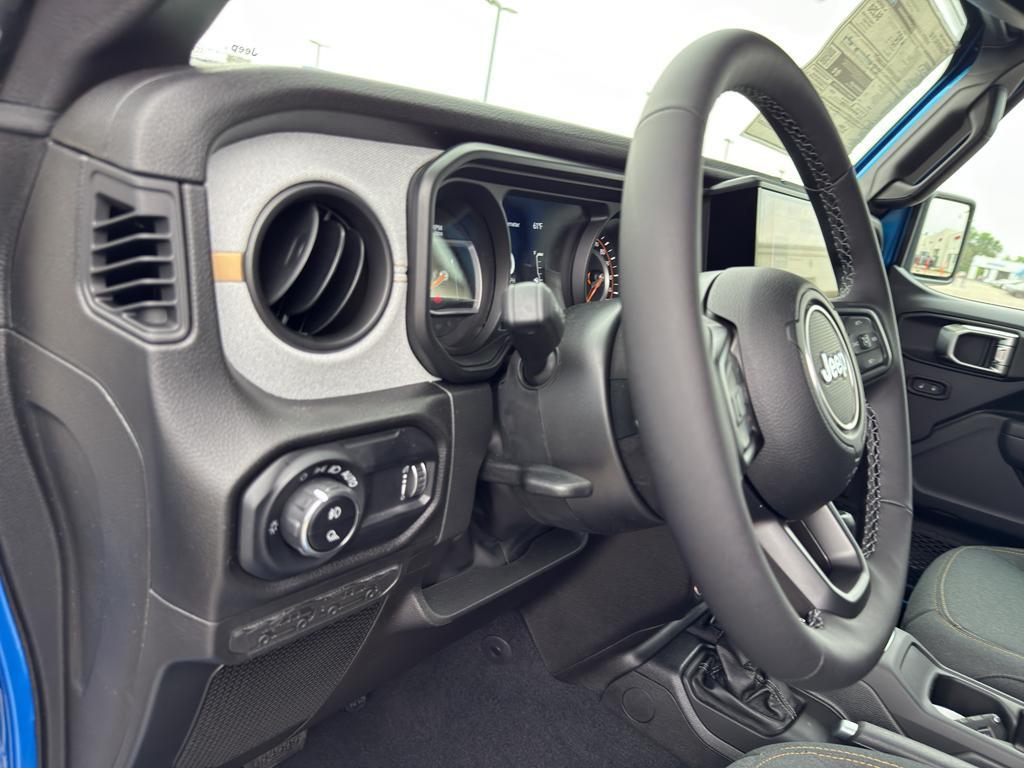 new 2025 Jeep Gladiator car, priced at $54,062
