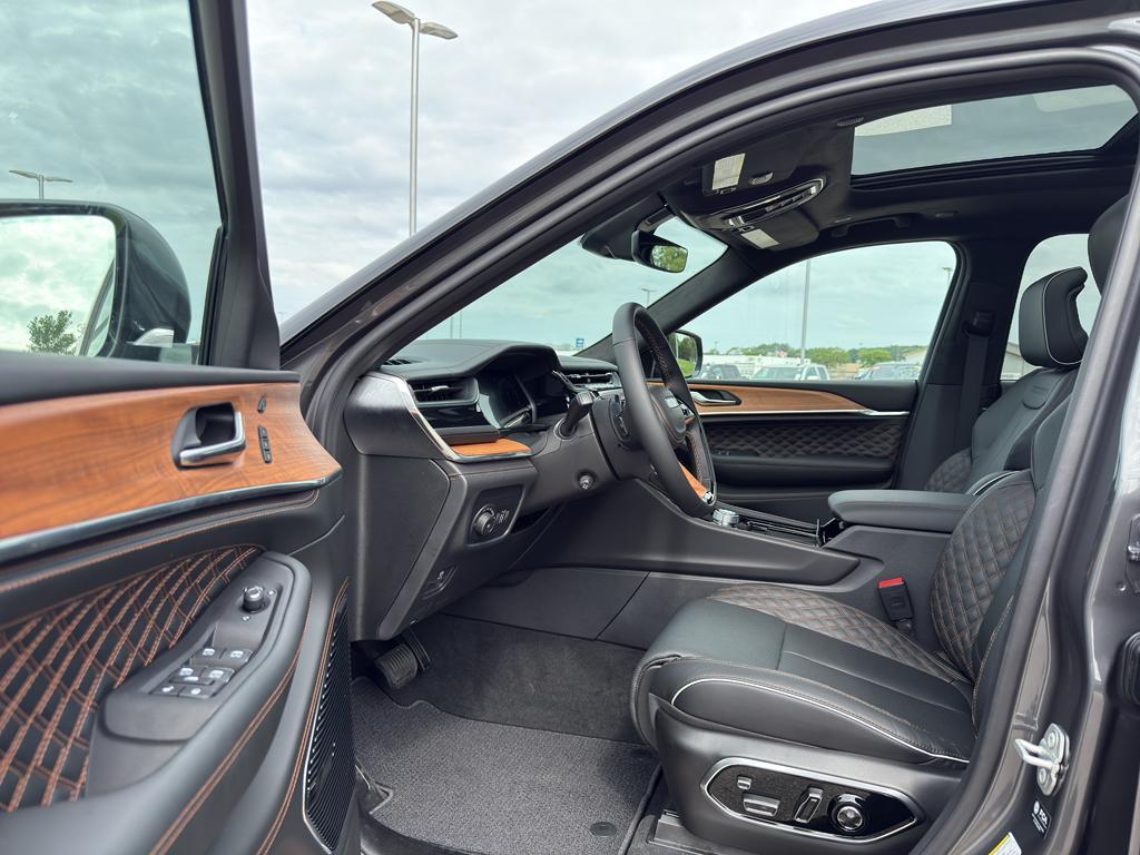 new 2025 Jeep Grand Cherokee L car, priced at $66,253