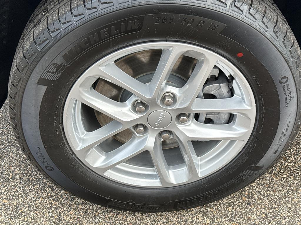 new 2025 Jeep Grand Cherokee L car, priced at $44,910