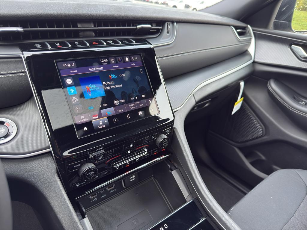 new 2025 Jeep Grand Cherokee L car, priced at $44,910