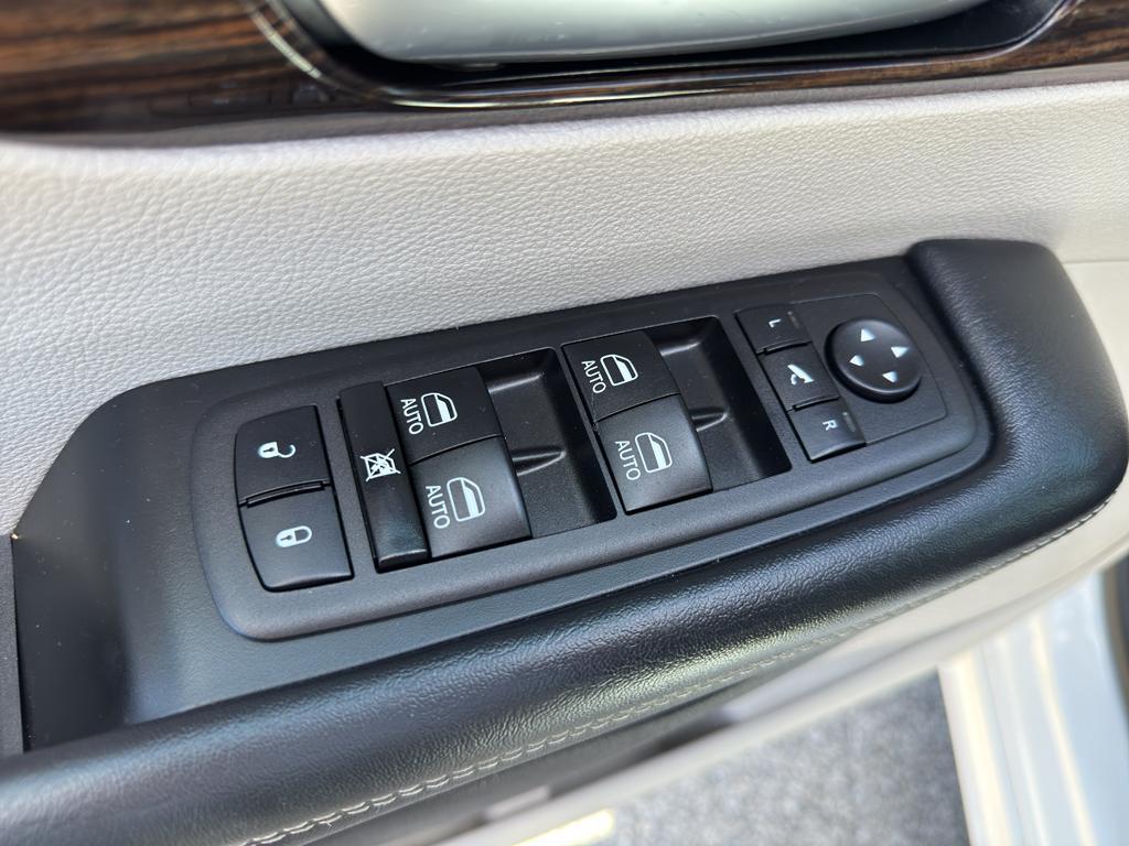 used 2023 Chrysler Pacifica car, priced at $30,895