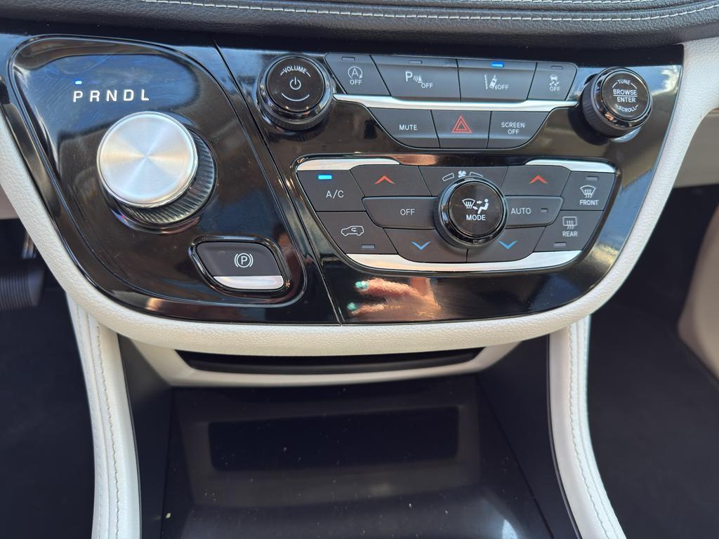 used 2023 Chrysler Pacifica car, priced at $30,895