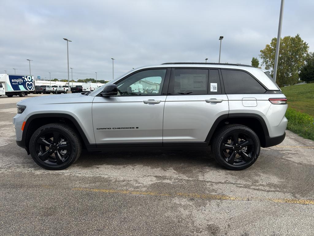 new 2025 Jeep Grand Cherokee car, priced at $56,209