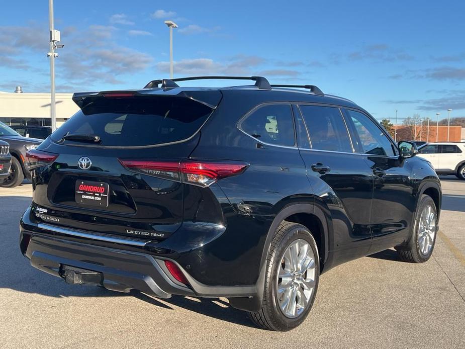 used 2022 Toyota Highlander car, priced at $36,195