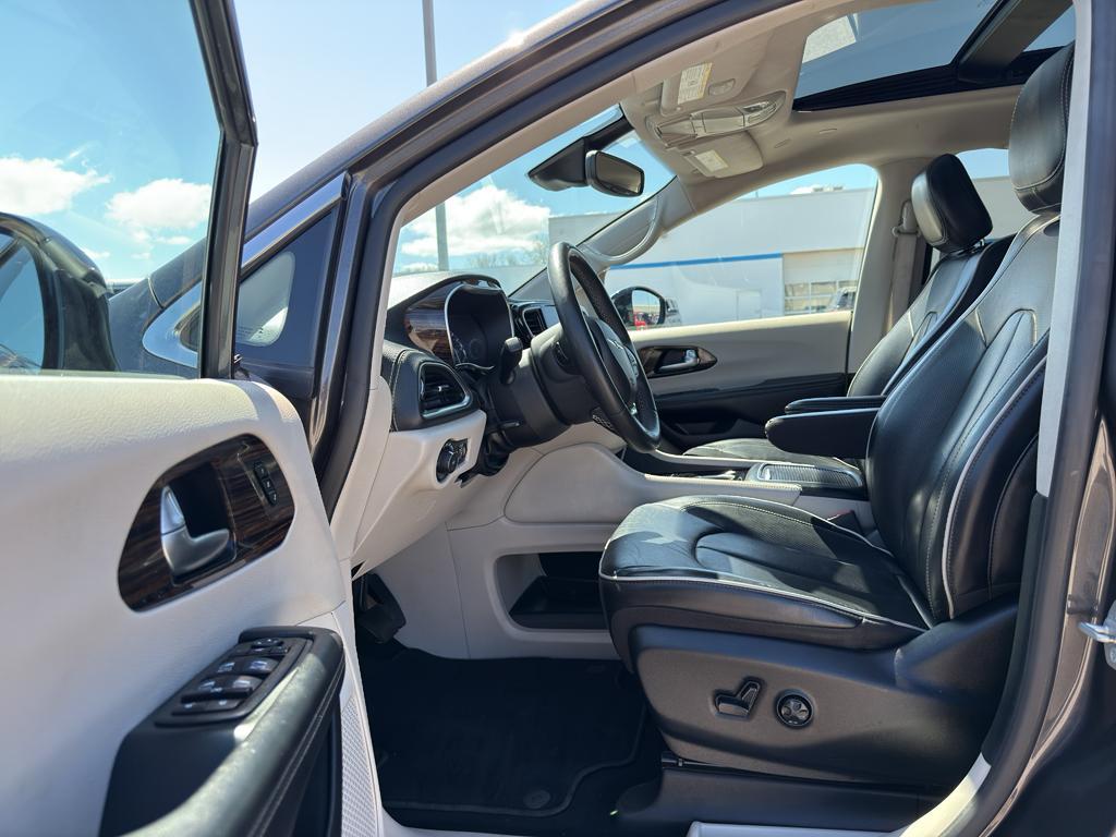 used 2023 Chrysler Pacifica car, priced at $31,495