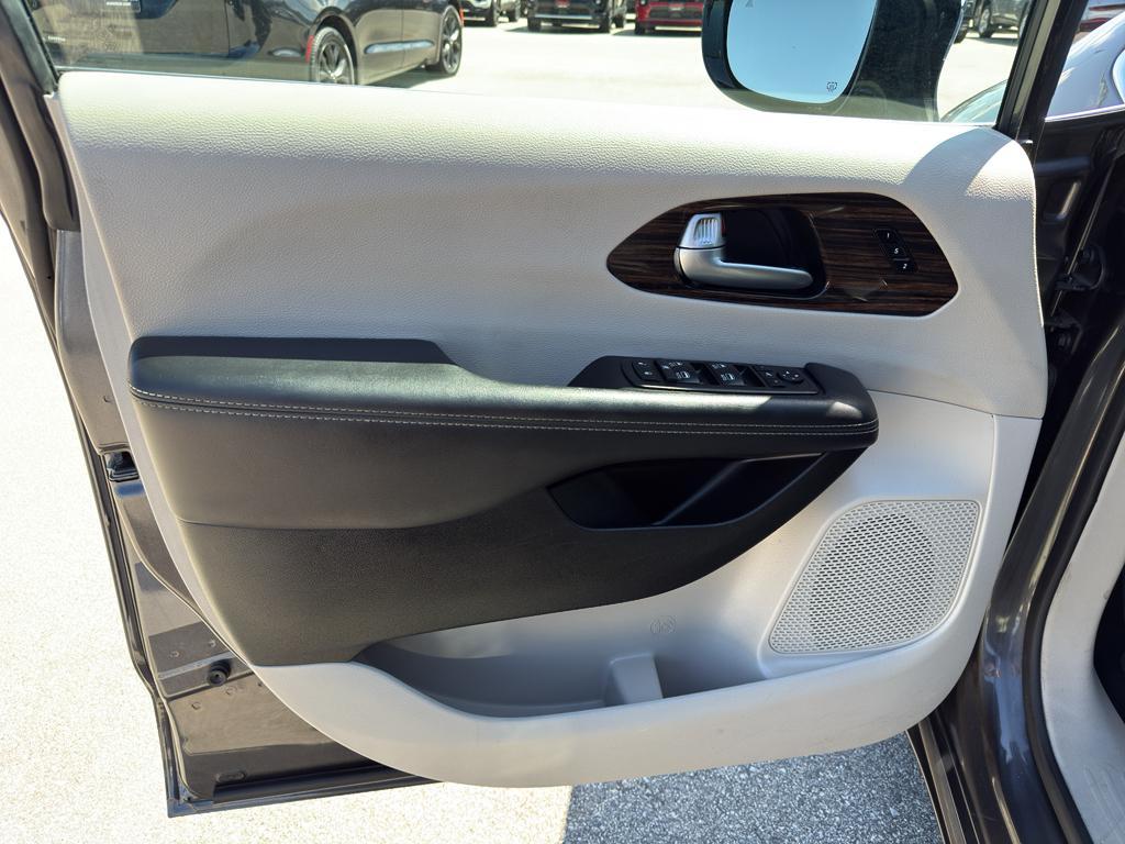 used 2023 Chrysler Pacifica car, priced at $31,495