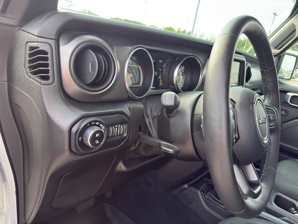 used 2022 Jeep Gladiator car, priced at $34,395