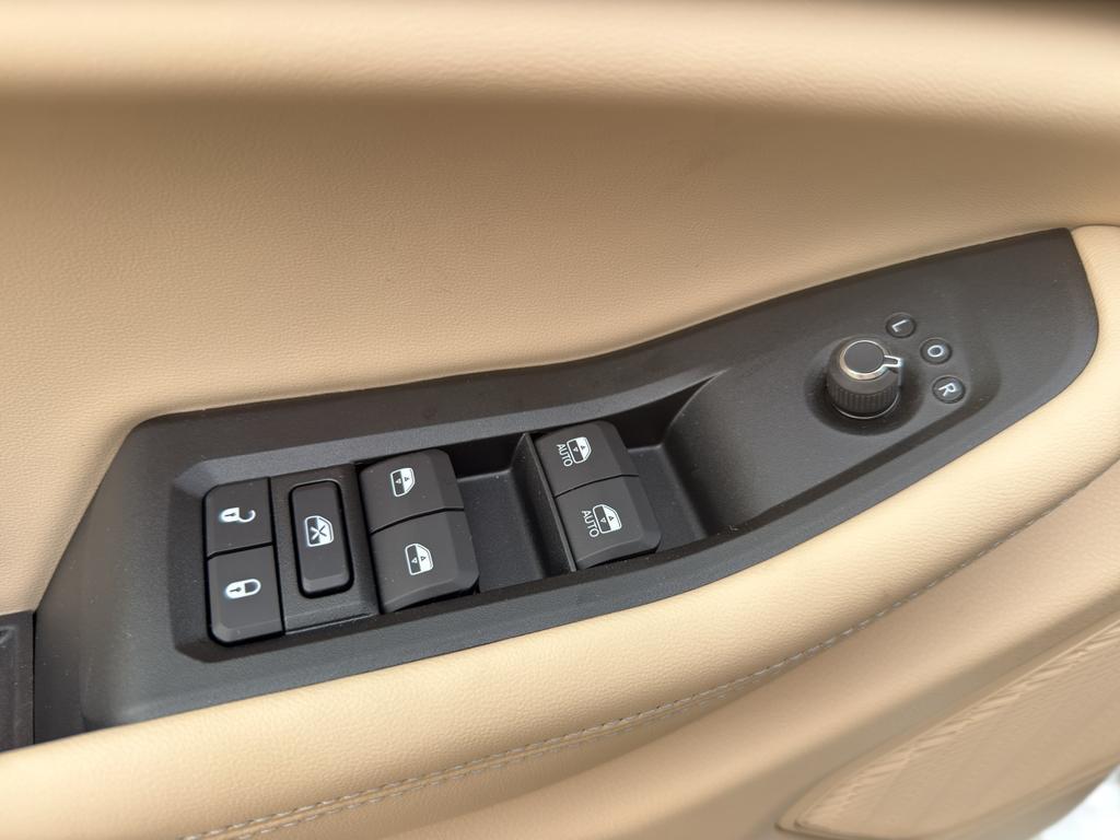 new 2025 Jeep Grand Cherokee car, priced at $48,989