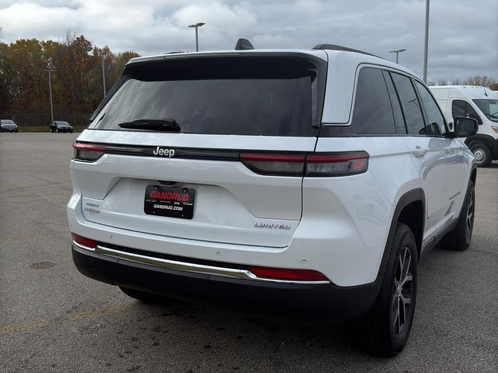 new 2025 Jeep Grand Cherokee car, priced at $48,989