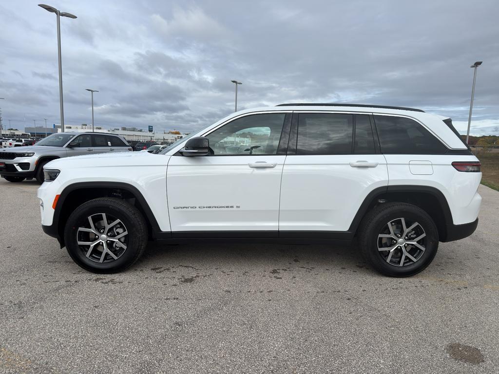 new 2025 Jeep Grand Cherokee car, priced at $48,989