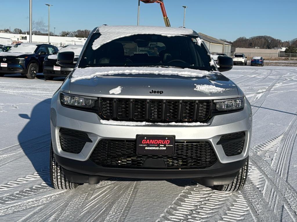 new 2025 Jeep Grand Cherokee car, priced at $45,279