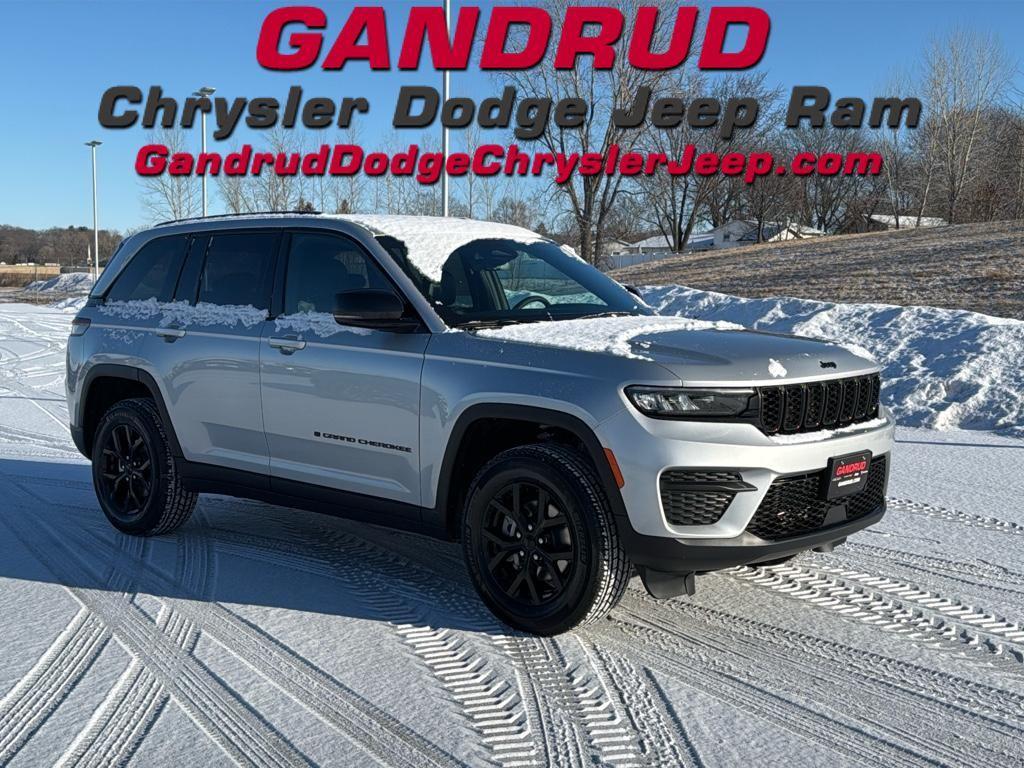 new 2025 Jeep Grand Cherokee car, priced at $45,279