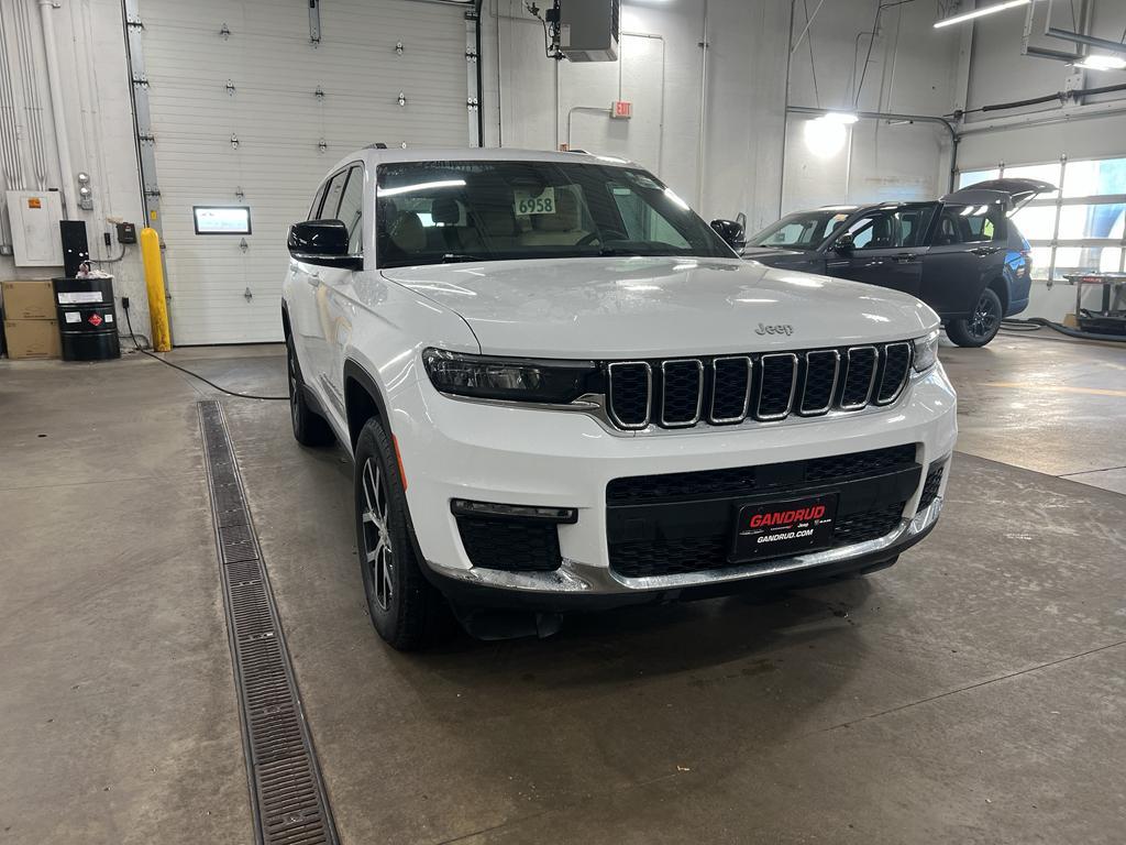 used 2024 Jeep Grand Cherokee L car