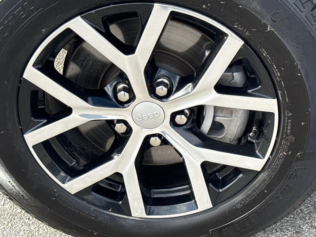 used 2024 Jeep Grand Cherokee L car, priced at $36,995