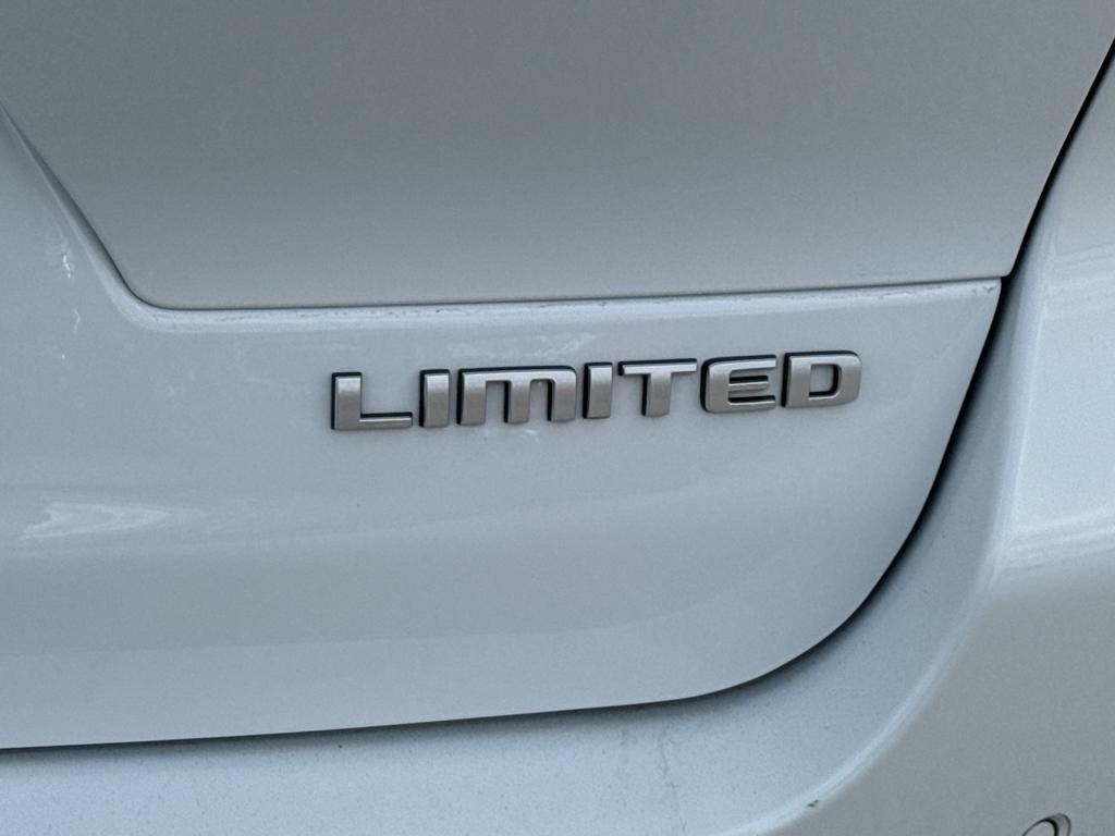 used 2024 Jeep Grand Cherokee L car, priced at $36,995