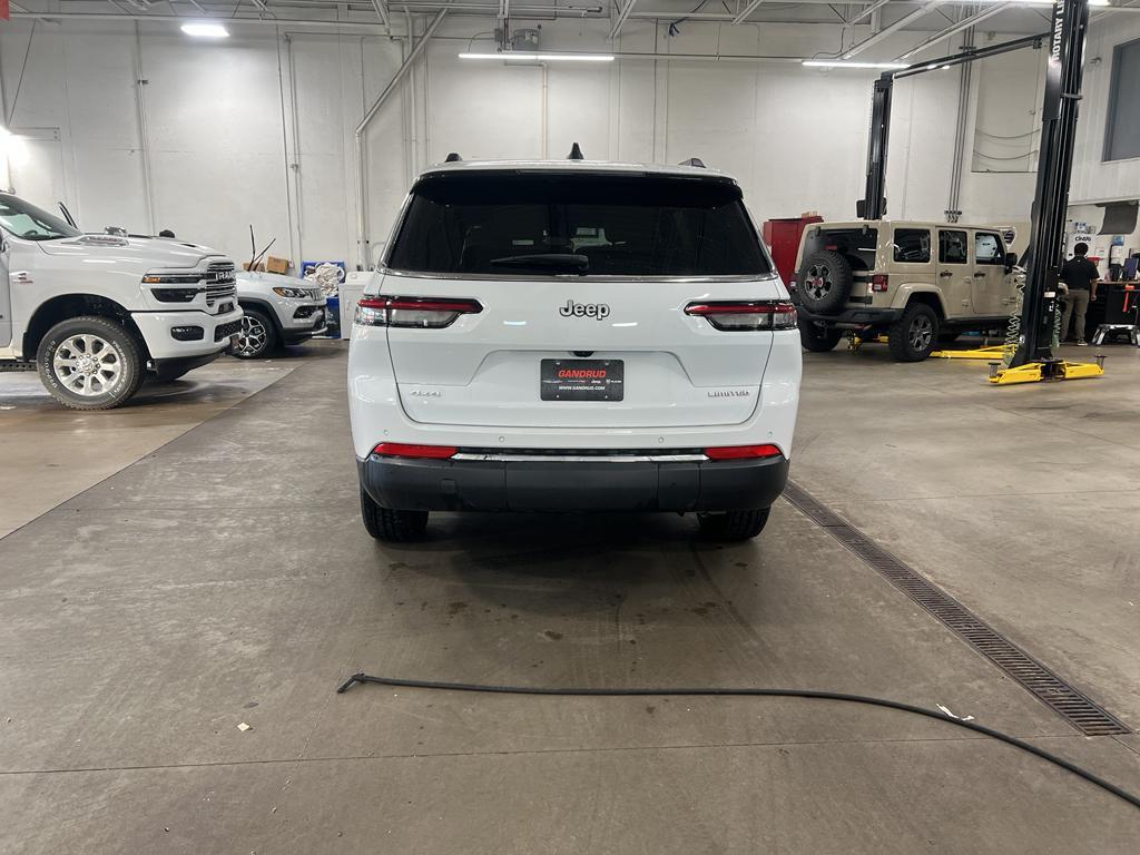 used 2024 Jeep Grand Cherokee L car