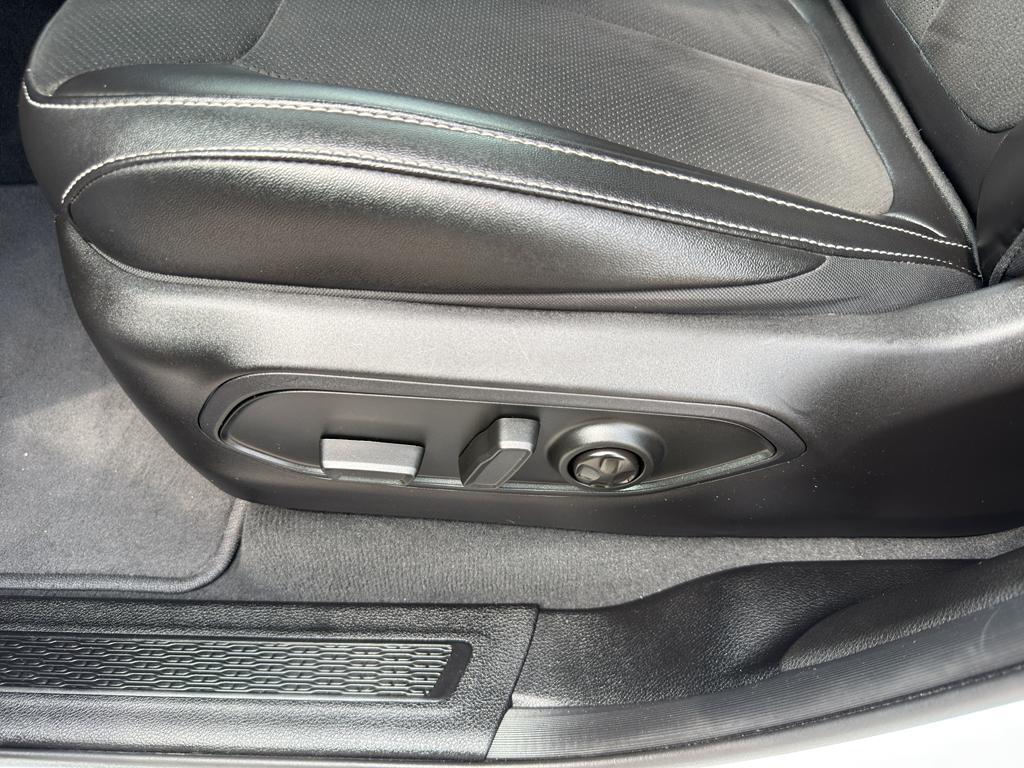 used 2024 Jeep Grand Cherokee car, priced at $36,795
