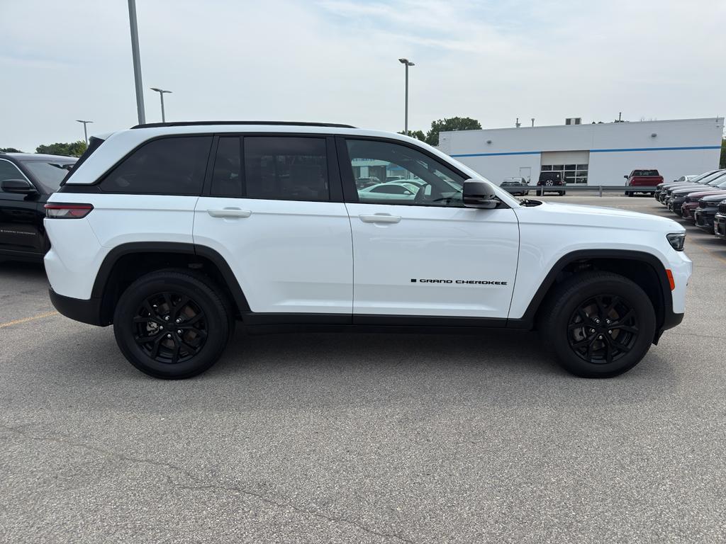 used 2024 Jeep Grand Cherokee car, priced at $36,795