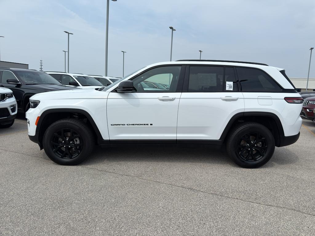 used 2024 Jeep Grand Cherokee car, priced at $36,795