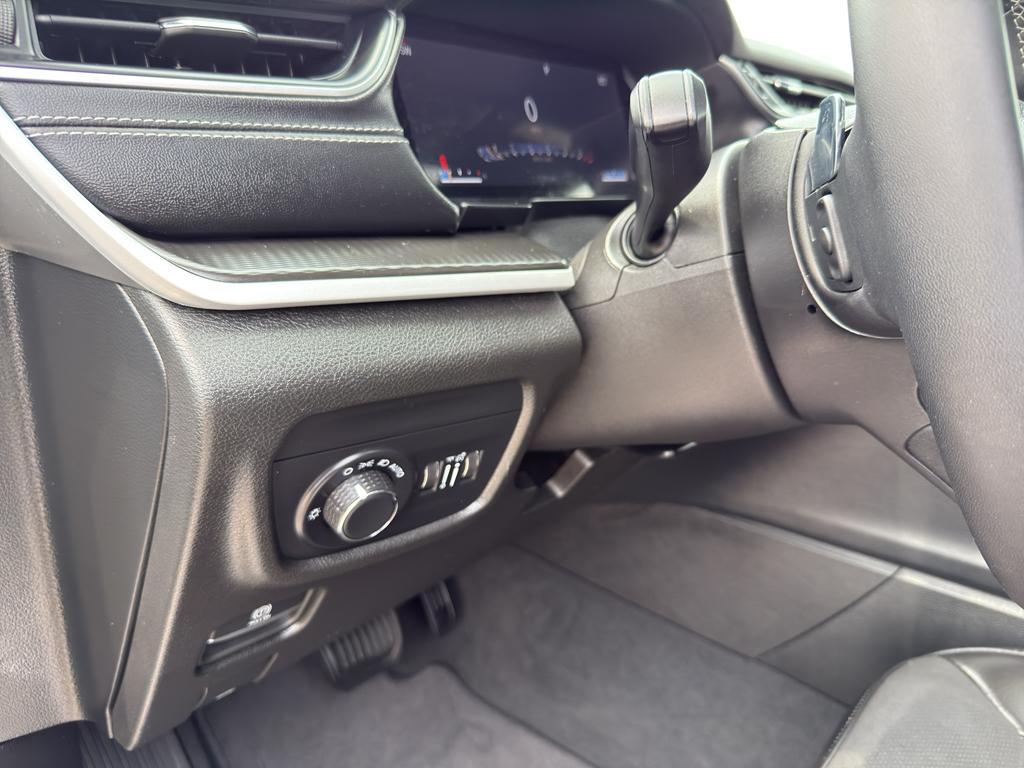 used 2024 Jeep Grand Cherokee car, priced at $36,795