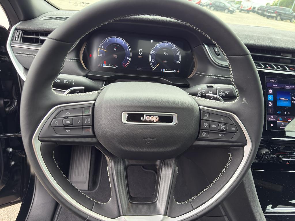 new 2025 Jeep Grand Cherokee car, priced at $44,978