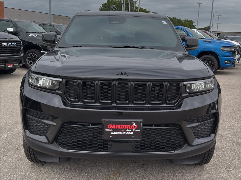 new 2025 Jeep Grand Cherokee car, priced at $44,978