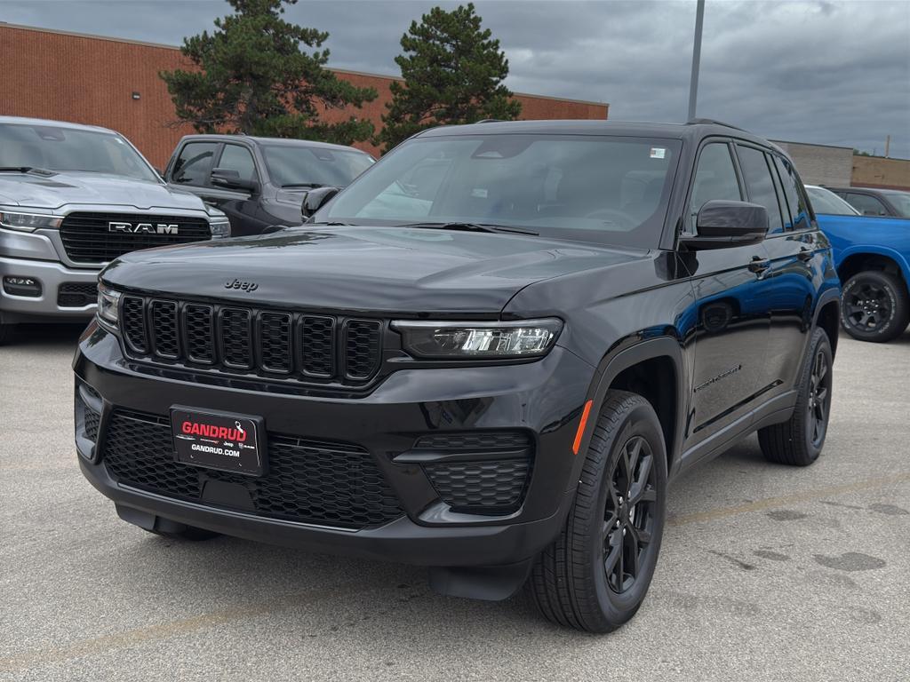 new 2025 Jeep Grand Cherokee car, priced at $44,978