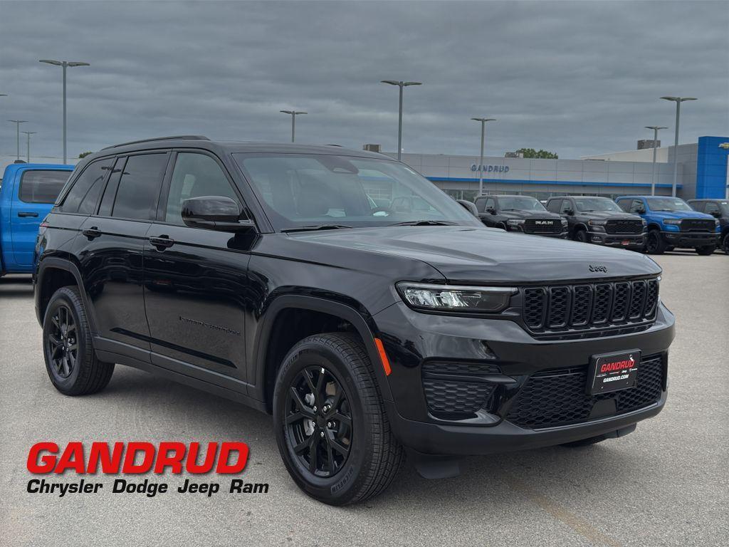 new 2025 Jeep Grand Cherokee car, priced at $44,978