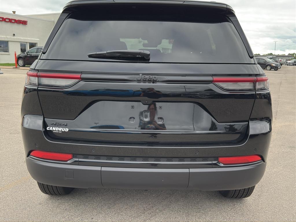 new 2025 Jeep Grand Cherokee car, priced at $44,978