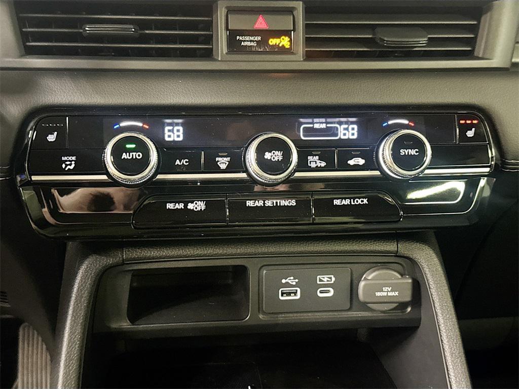 new 2025 Honda Pilot car, priced at $45,300