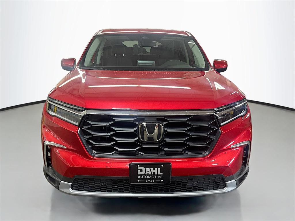 new 2025 Honda Pilot car, priced at $45,300